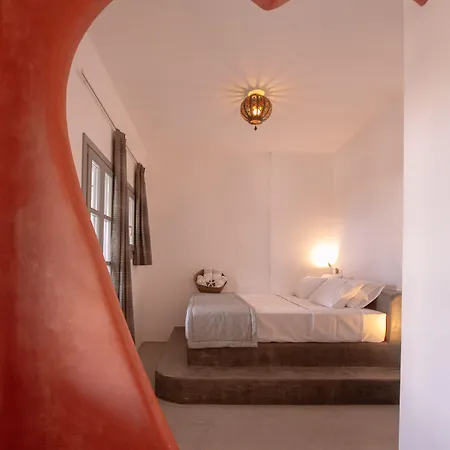 Adelante 88 * Santorini Island