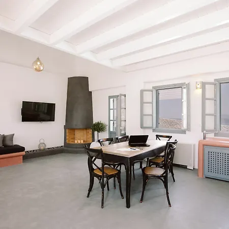 Villa Adelante 88 *